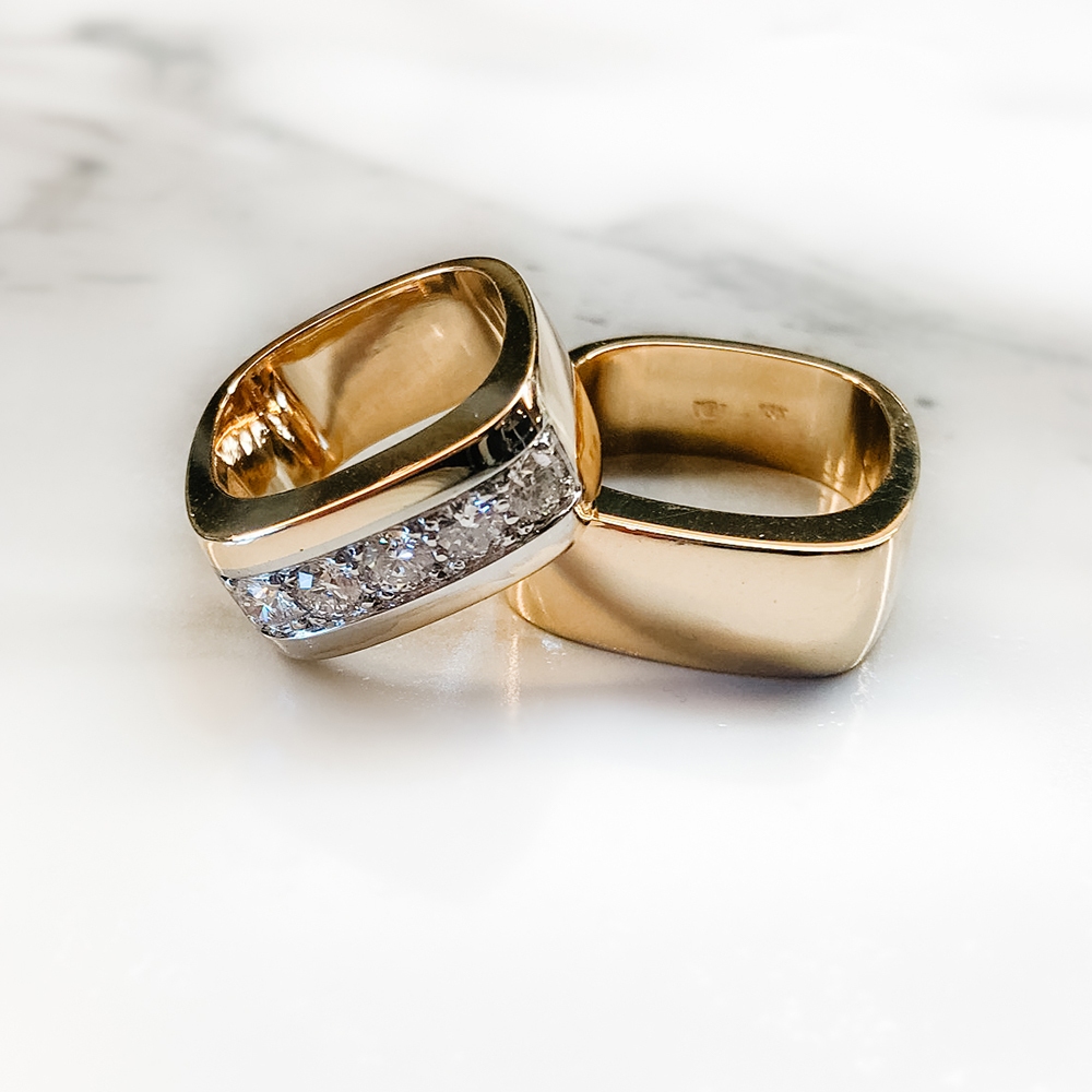 polishedgoldsquareweddingrings